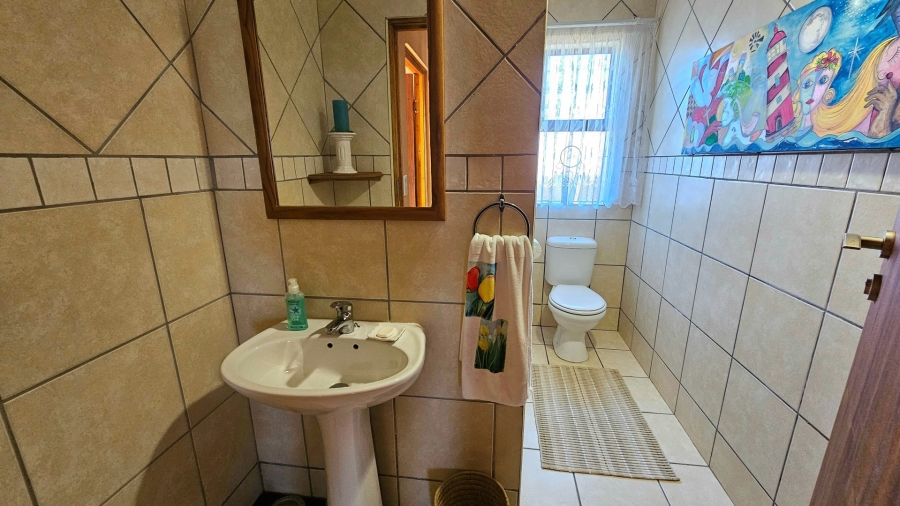 3 Bedroom Property for Sale in Avonddans Western Cape